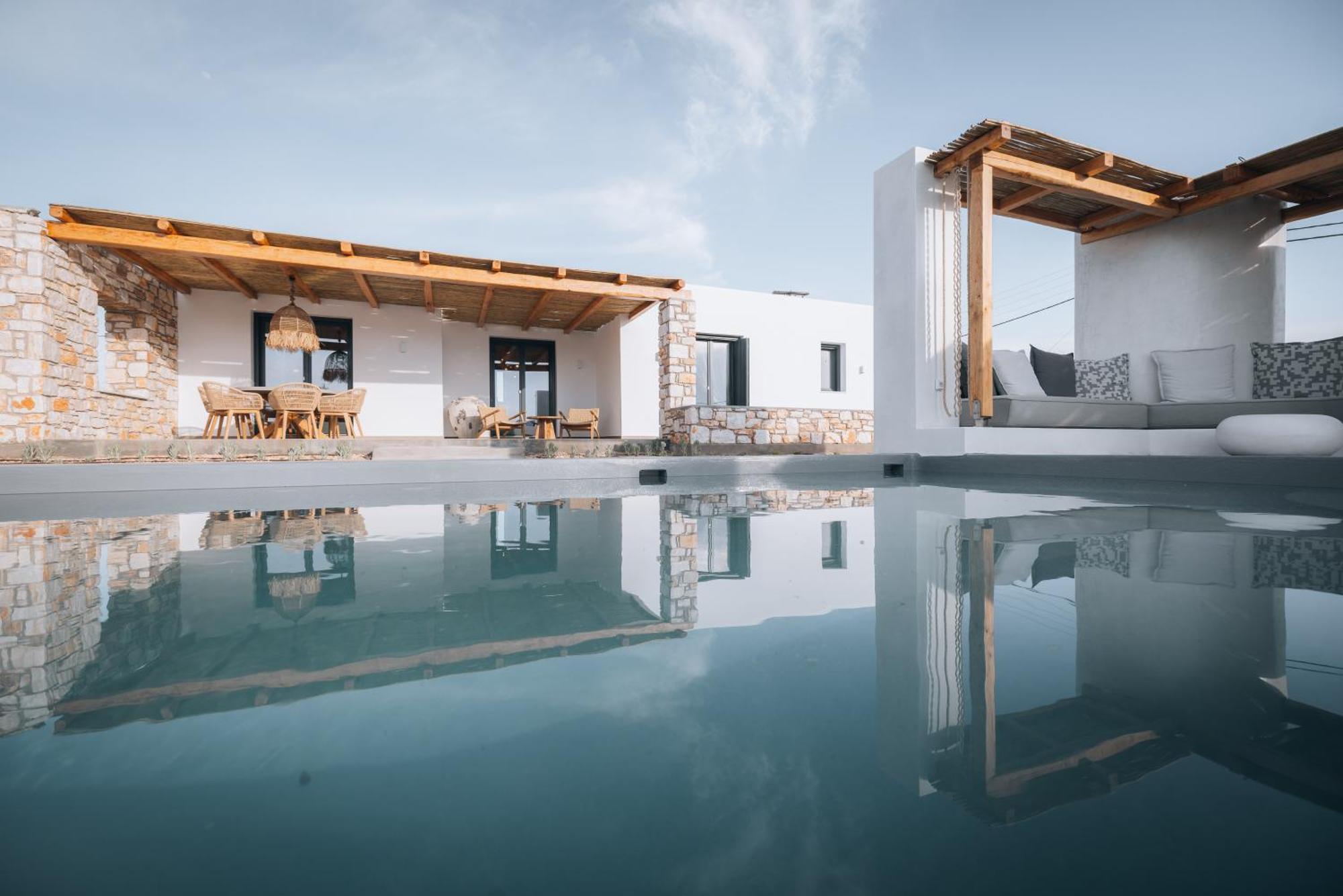 Kosmitis & * Naousa (Paros)