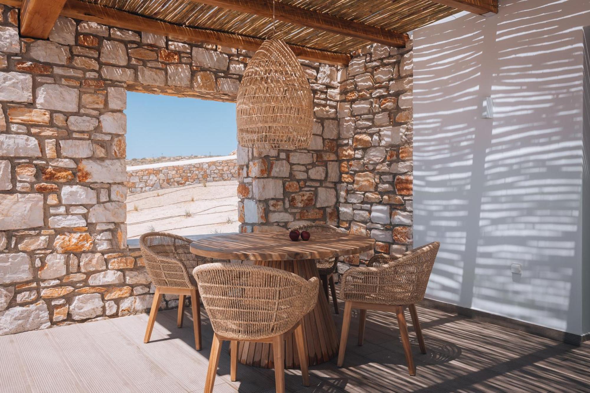 Kosmitis & * Naousa (Paros)