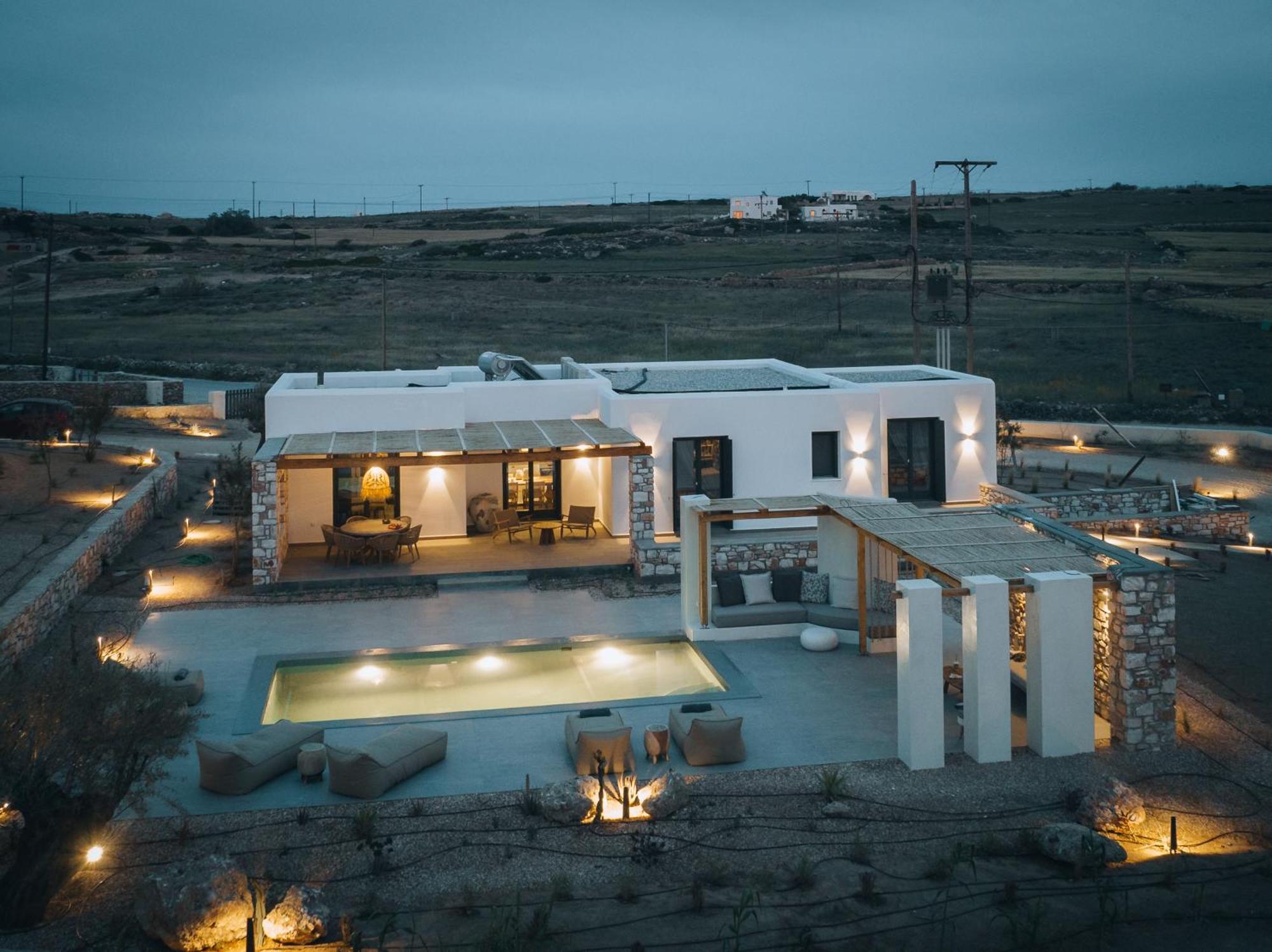 Kosmitis & Naousa (Paros)