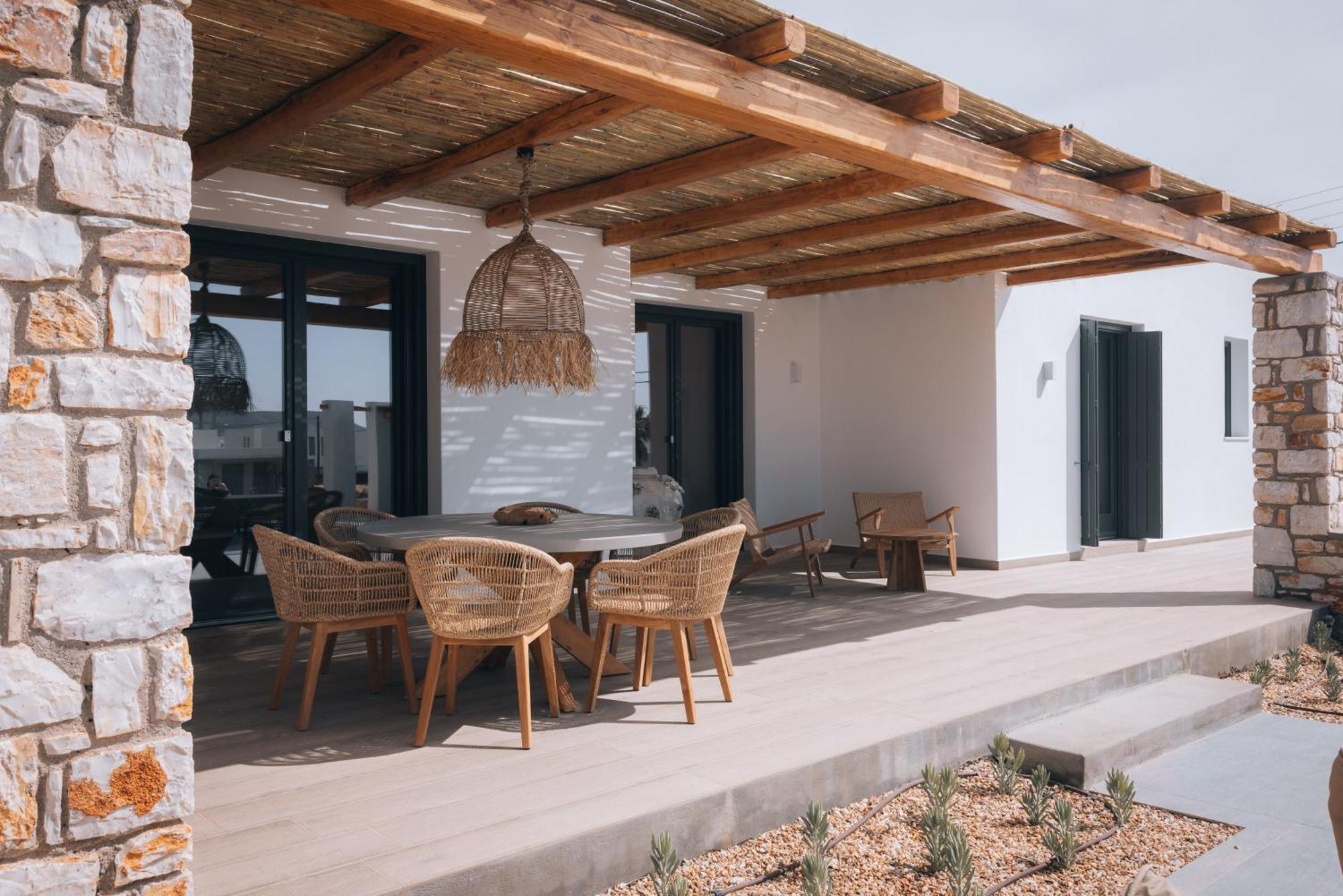 Kosmitis & Naousa (Paros)